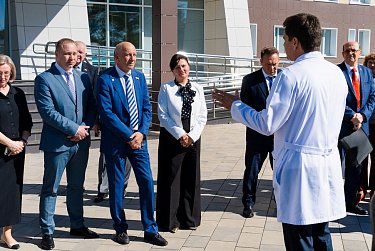 Депутаты посетили обновленный корпус областной больницы